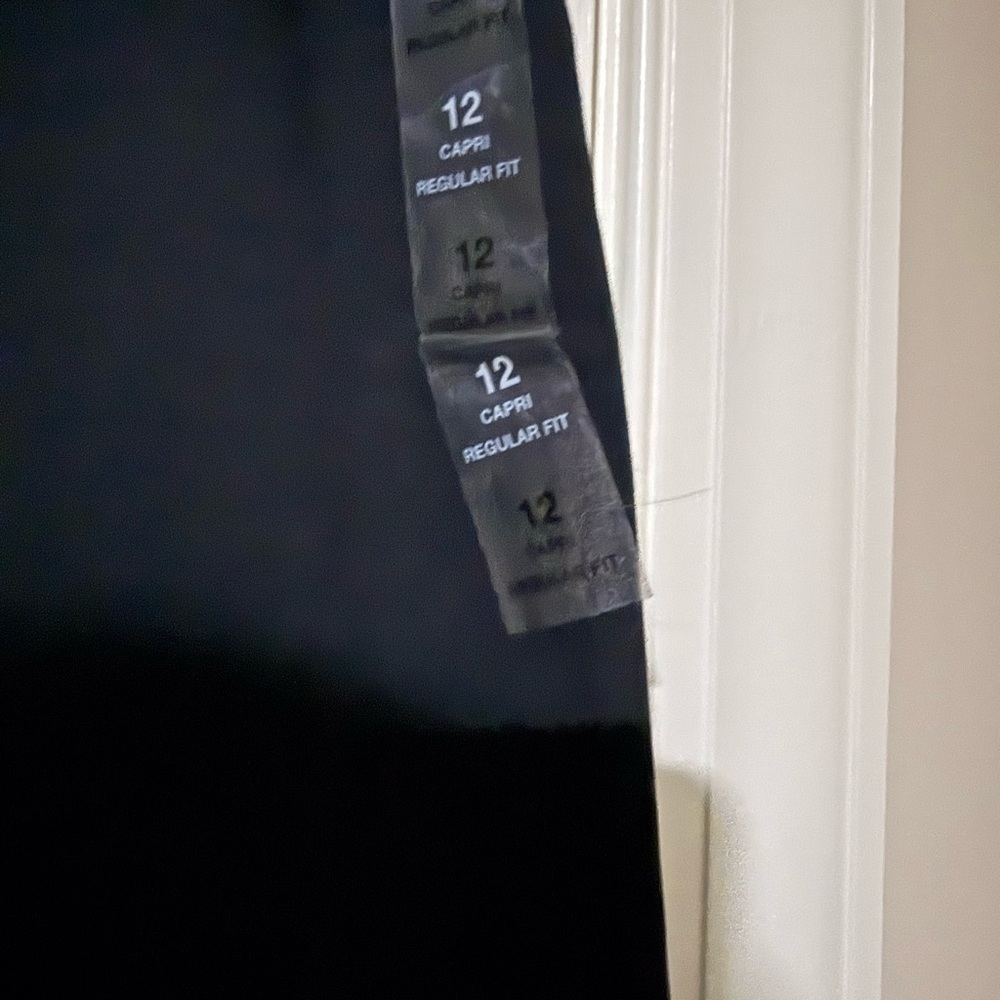 Karen Scott Black Capris with Button Detail - Picture 5 of 5
